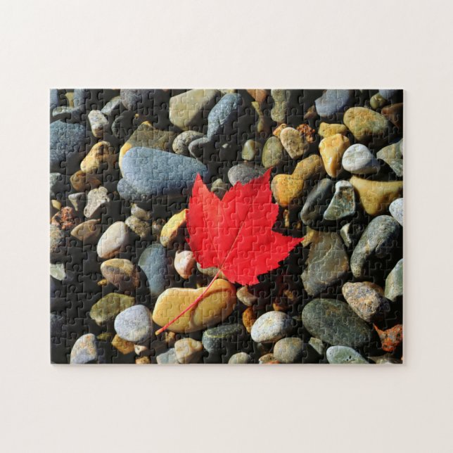 Ahornblatt auf einem Felsvorsprung Puzzle (Horizontal)