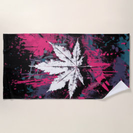 Ahornblatt Grunge Art in Pink und Türkis Strandtuch