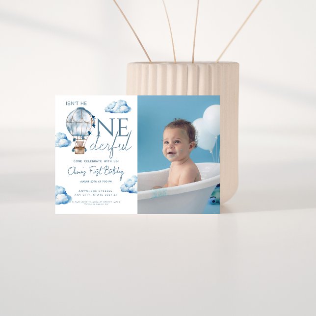 Air Balloon ist nicht das eintönige Foto zum Gebur Einladung (Von Creator hochgeladen)