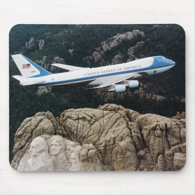 Air Force One, das über den Mount Rushmore Mousepad (Vorne)