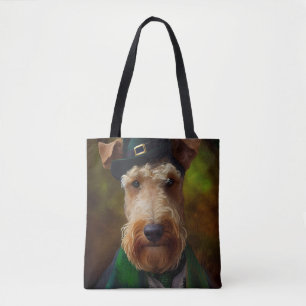 Airedale Hund am St. Patrick's Day