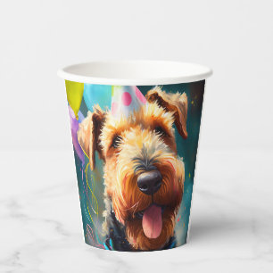 Airedale Hund mit Geburtstagshut und Ballons Pappbecher