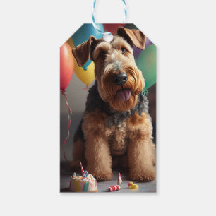 Airedale Hund mit Kuchen und Ballons Geschenkanhänger