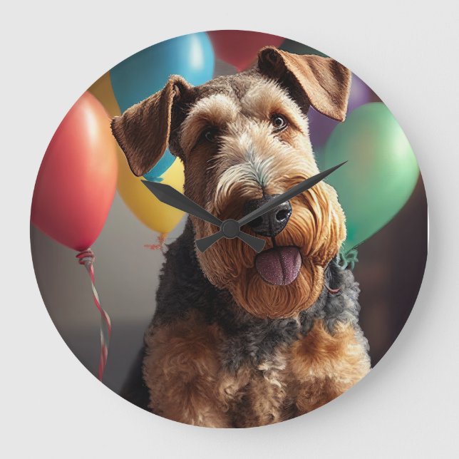 Airedale Hund mit Kuchen und Ballons Große Wanduhr (Vorderseite)