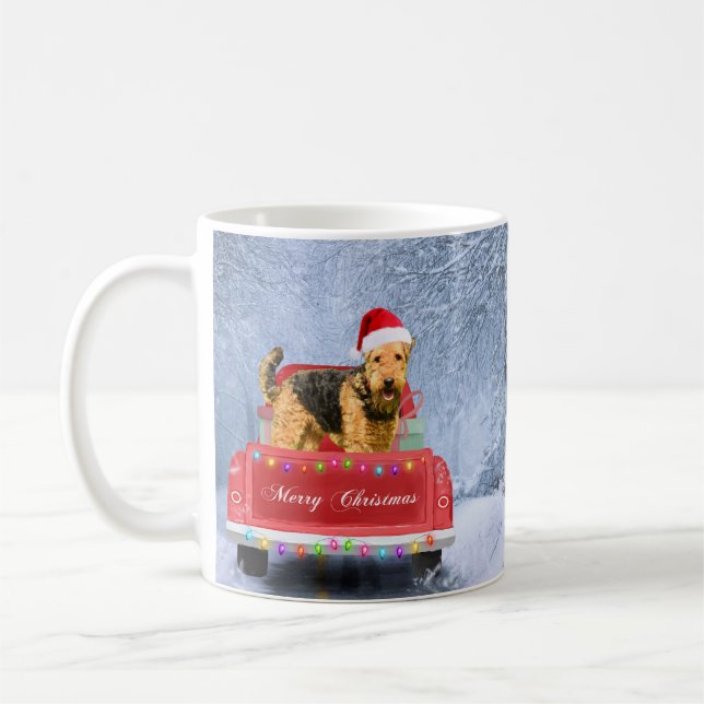 Airedale Terrier Dog in Snow sitzt zu Weihnachten Kaffeetasse (Links)