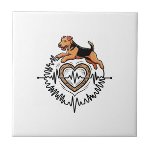 Airedale Terrier Hund springt Herz Ekg Linie Fliese