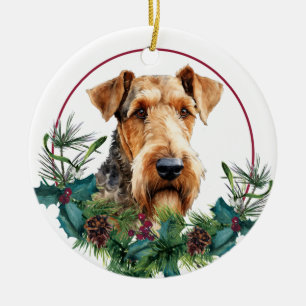 Airedale Terrier Immergrüner Beerenkranz Keramik Ornament