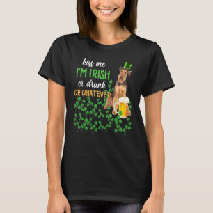 Airedale Terrier Kiss Me Ich bin irisch oder Betru T-Shirt