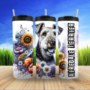 Airedale Terriers Abenteuer mit der Blüte Thermosbecher