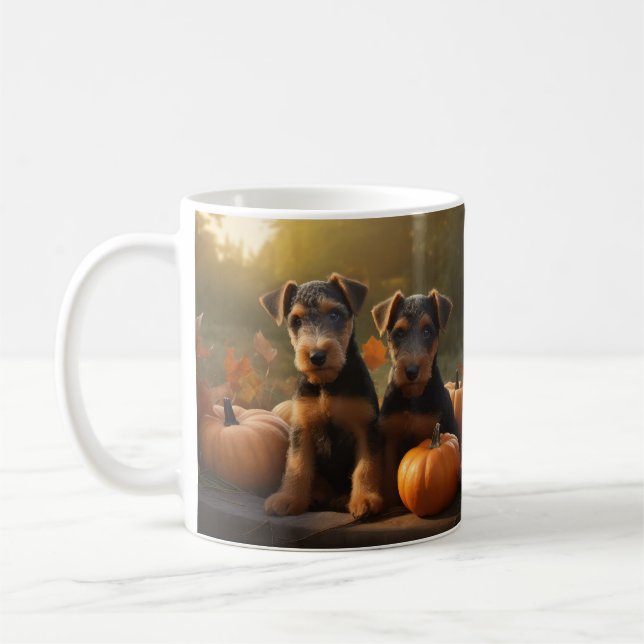 Airedale Welpe Herbst Kürbis Kaffeetasse (Links)