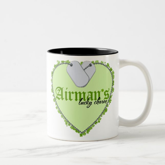 Airman's Lucky Charm Zweifarbige Tasse (Rechts)