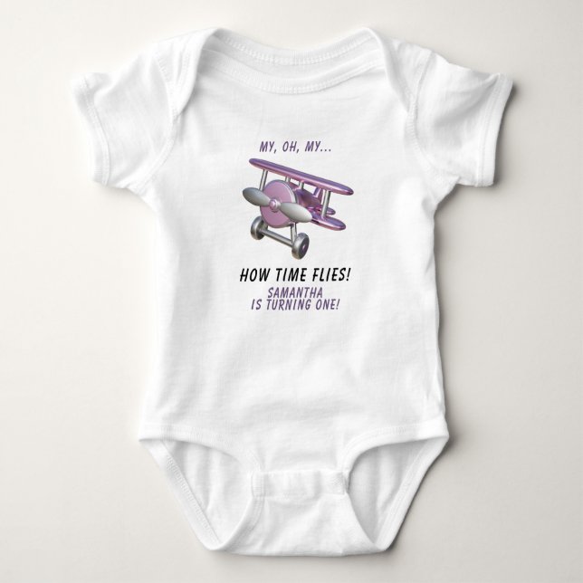 Airplane Oh My Time Flies Travel First Birthday  Baby Strampler (Vorderseite)