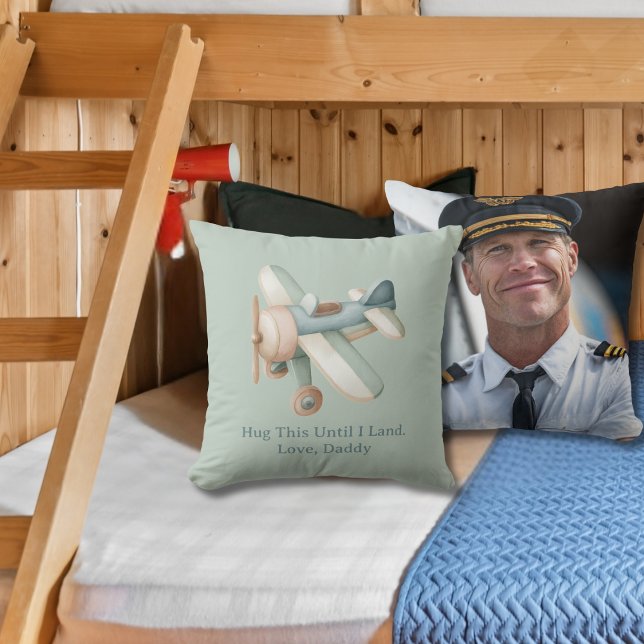 Airplane Photo "Hug This Until I Land" Baby Boy Kissen (Von Creator hochgeladen)