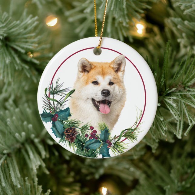 Akita Dog Evergreen Berry Wreath Keramik Ornament (Baum)