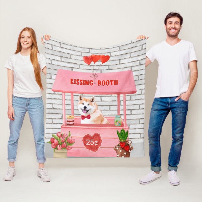 Akita Dog Valentine's Day Kissing Booth Fleecedecke (Beispiel)