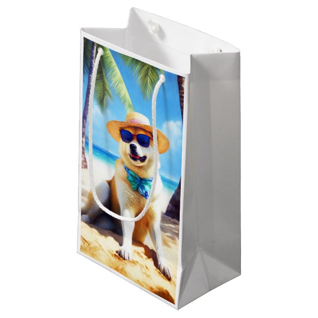 Akita on Beach, Sommergeschenk für Hundefreunde Ge Kleine Geschenktüte (Vorderseite Schrägansicht)