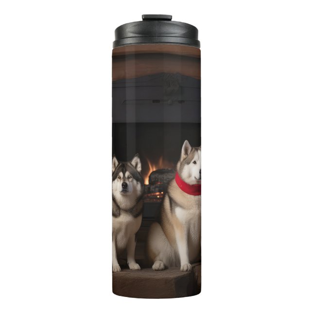 Akita von der Feuerstelle Weihnachten Thermosbecher (Vorderseite)