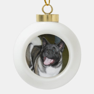 Akita-Weihnachtsverzierung Keramik Kugel-Ornament