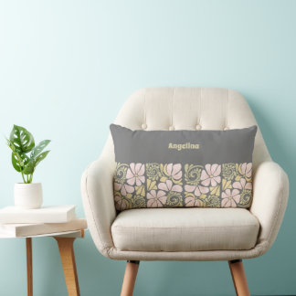 Aktives Kissen mit modernem Blumendesign.