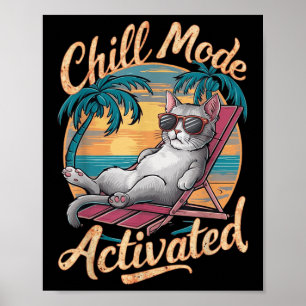 Aktivierte Katzenkatze mit Gles am Strand Poster