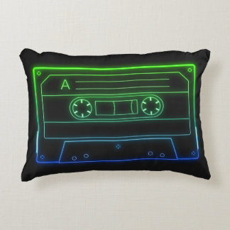 Akzentkissen mit neon-grünem blauem Kassettenband Dekokissen