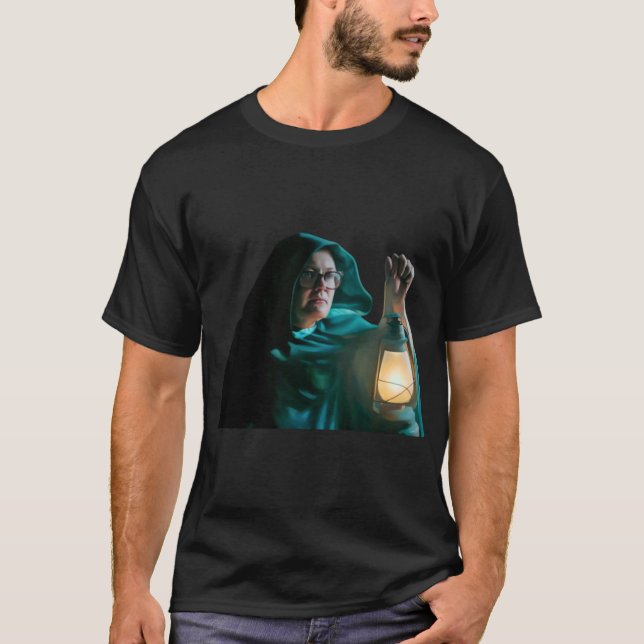Alan Carr Celebrityraitors Lantern Cloak Meme girl T-Shirt (Vorderseite)
