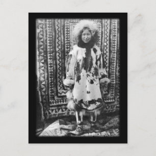 Alaska-Eskimo-Mädchen in traditioneller Fellkleidu Postkarte
