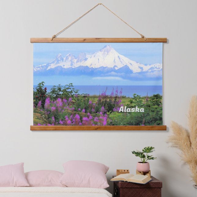 Alaska, Iliamna-Gletscher und Blume für Feueralgen Wandteppich Mit Holzrahmen (Schlafzimmer)