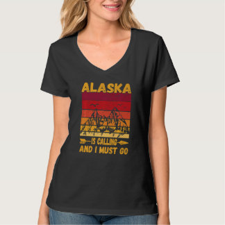 Alaska Is Calling And I Must Go Vintage Mountains  T-Shirt