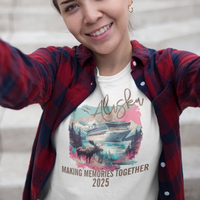 Alaska macht Erinnerungen zusammen Schiff Elch T-Shirt (Von Creator hochgeladen)