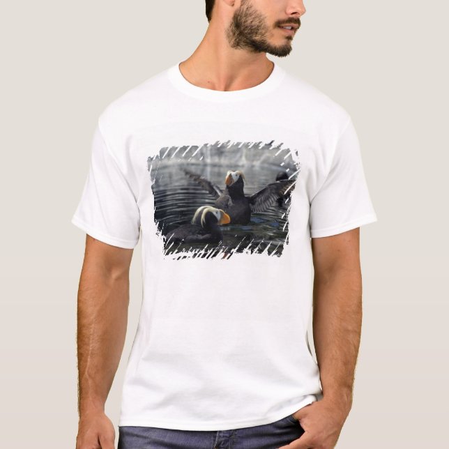 Alaska Tufted Puffins T-Shirt (Vorderseite)