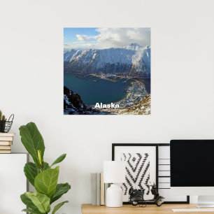 Alaskan Gebirge und Stadt Unterhalb Poster