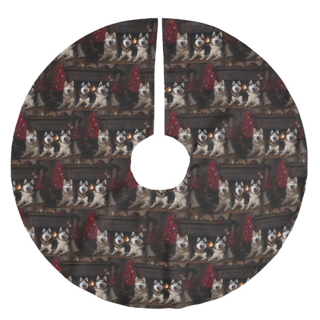 Alaskan Malamute am Feuerplatz Weihnachten Polyester Weihnachtsbaumdecke (Vorderseite)