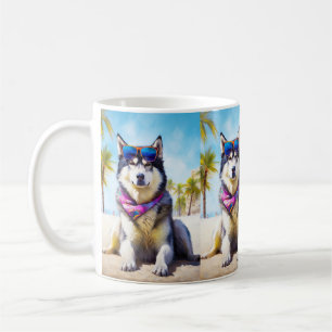 Alaskan Malamute am Strand, Sommergeschenk Kaffeetasse