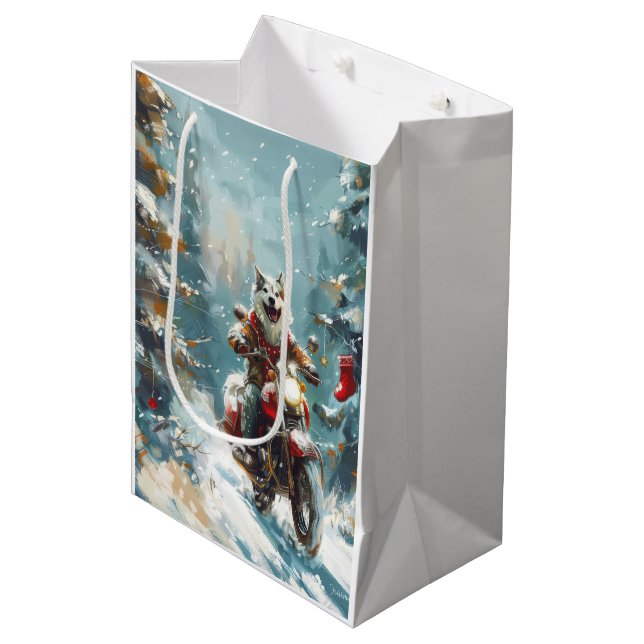 Alaskan Malamute Dog Riding Motorrad Weihnachten Mittlere Geschenktüte (Vorderseite Schrägansicht)