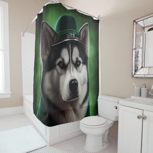 Alaskan Malamute Hund in St. Patrick's Day Dress Duschvorhang (Beispiel)