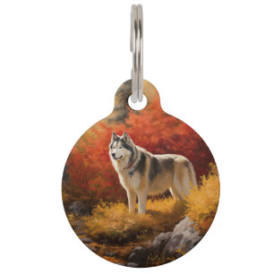 Alaskan Malamute im Herbstfall Inspiriert Haustiermarke