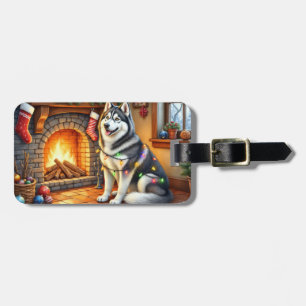 Alaskan Malamute Kamin mit Weihnachtslichtern Gepäckanhänger