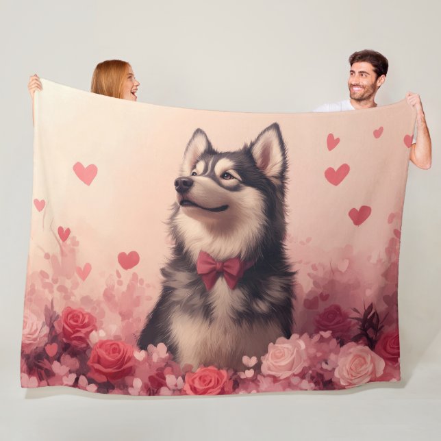 Alaskan Malamute mit Rose - Valentinstag Fleecedecke (Beispiel)