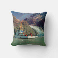 Alaskan Mountain View mit Boot
