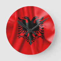 Albanien Fahnenmauer-Uhr