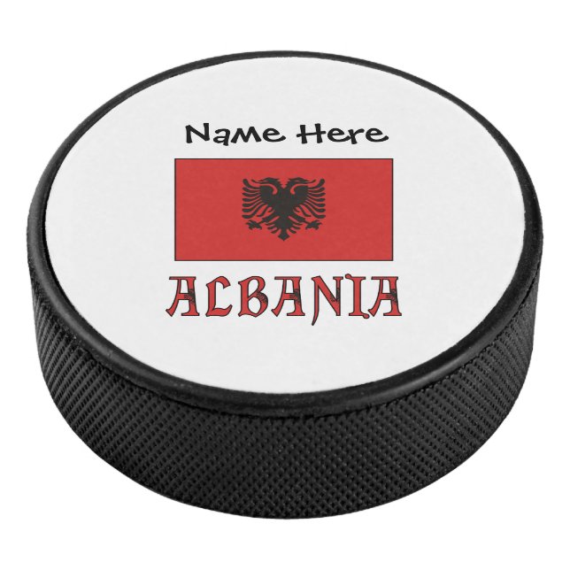 Albanien und albanische Flagge mit Ihrem Namen Hoc Eishockey Puck (3/4)