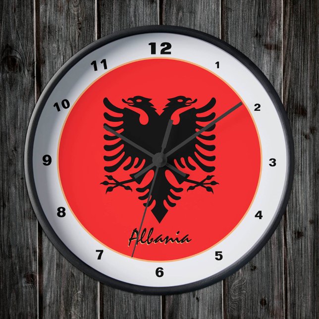 Albanienflagge und Albanien trendy Zuhause / desig Runde Wanduhr (Von Creator hochgeladen)