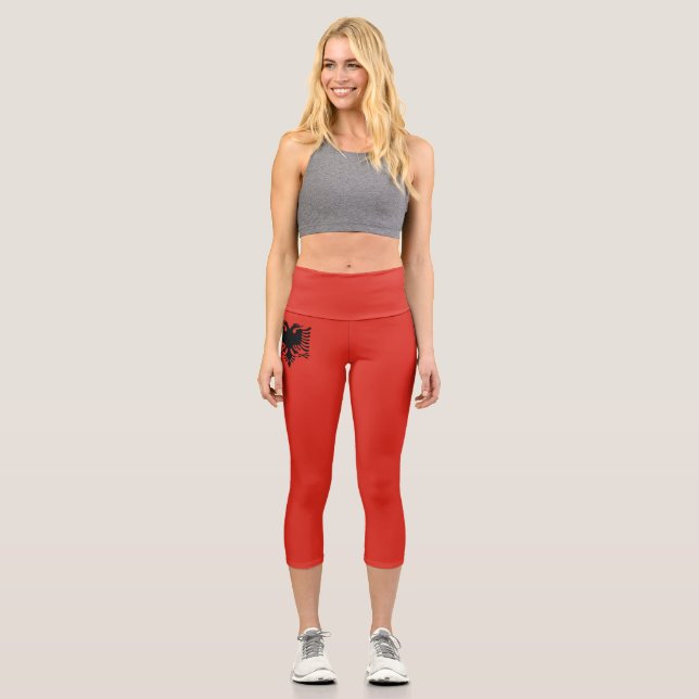 albanische Flagge Capri Leggings (Vorderseite)