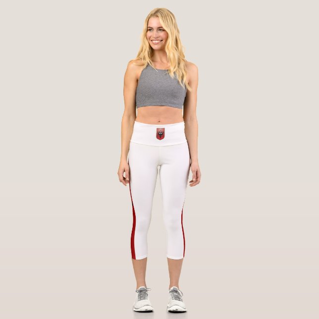 Albanische Streifenflagge Capri Leggings (Vorderseite)