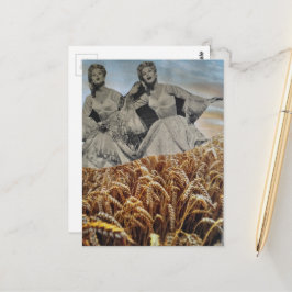 Albern singende Frauen in einer Weizenfeld-Collage Postkarte