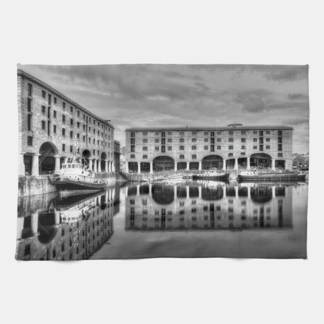 Albert Dock Liverpool Reflections Geschirrtuch (Horizontal)