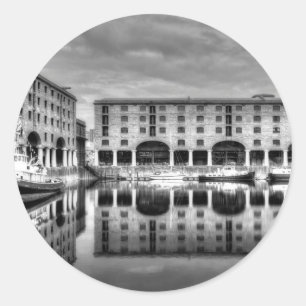 Albert Dock Liverpool Reflections Runder Aufkleber