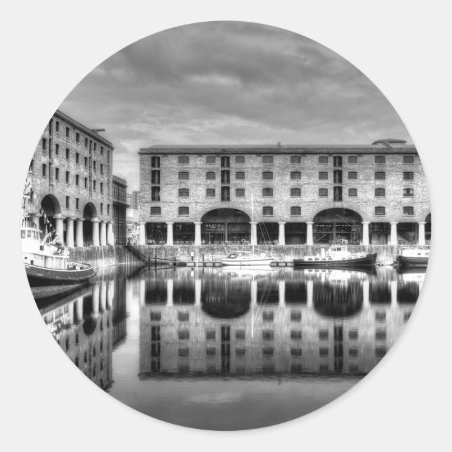 Albert Dock Liverpool Reflections Runder Aufkleber (Vorderseite)