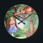 Alice and The Cheshire Cat in Wonderland Runde Wanduhr<br><div class="desc">Alice and The Cheshire Cat in Wonderland</div>